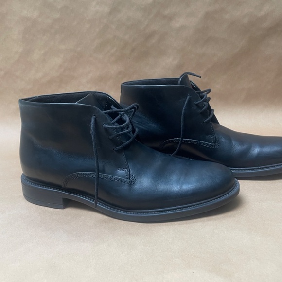 Black leathe boot - Picture 2 of 2